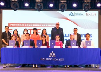 Sinh viên HSU học tại nhà hàng 5 sao, được trả lương trong quá trình học