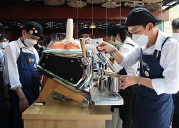 Doanh nghiệp nhà hàng, khách sạn “đỏ mắt” tìm lao động