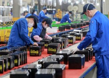 Chuyên gia: Kinh tế 4 tháng khởi sắc nhưng cả năm vẫn đối mặt với nhiều thách thức lớn