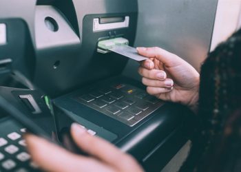 Rút tiền mặt tại máy ATM bằng căn cước công dân gắn chip