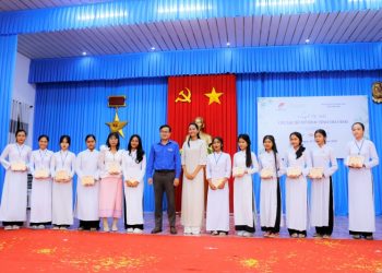 Triển khai dự án nền tảng học tương tác trực tuyến Câu lạc bộ nữ sinh Hoa bản làng