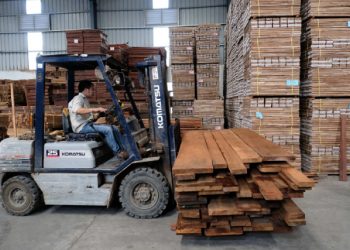 Ngành gỗ gặp ‘sóng’ lớn