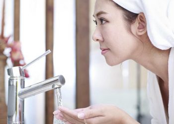 Làm sao để dùng máy tính nhiều mà không bị hại da?