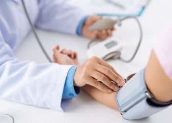 Bộ Y tế yêu cầu tăng cường kiểm tra việc khám, cấp giấy khám sức khỏe lái xe