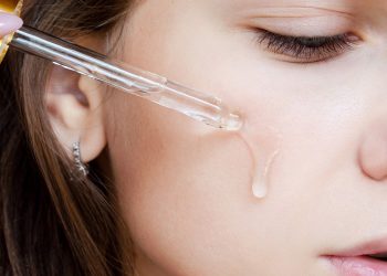 Lưu ý gì khi dùng serum trong chăm sóc da