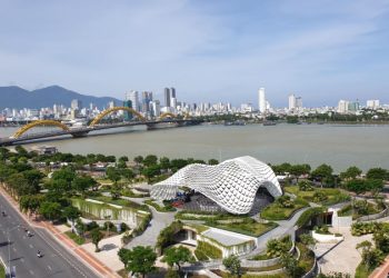 Cầu Rồng Đà Nẵng phun lửa, phun nước vào 3 tối cuối tuần