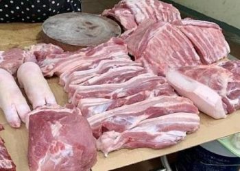 Khâu trung gian “ăn dầy” khiến giá thịt lợn tăng cao!