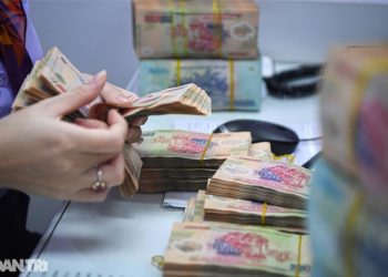 Huy động tiền gặp khó, chuyên gia đề xuất giảm thêm thuế cho doanh nghiệp