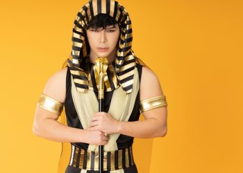 NATHAN LEE tung bộ ảnh hóa trang mừng Halloween 2022