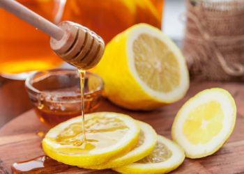 Tự làm nước thanh lọc cơ thể sau Tết