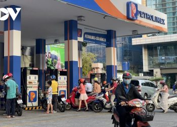 Giá xăng và một số loại dầu đồng loạt giảm từ 15h00 chiều nay