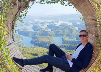 Tình yêu không biên giới của chàng trai Thụy Sĩ và âm nhạc Việt Nam