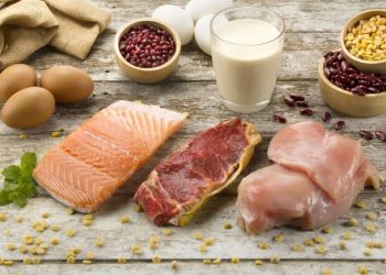 Những dấu hiệu cảnh báo cơ thể bạn đang dư thừa đạm