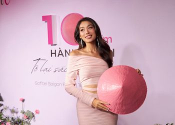 Đại sứ Thảo Nhi Lê rạng rỡ tại sự kiện 10 năm Mạng lưới Ung thư vú Việt Nam