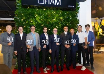 NTK Công Trí và các KTS tò mò về tiền bồi thường 1 triệu đô cho một tấm kính đắt giá nhất lịch sử Việt Nam