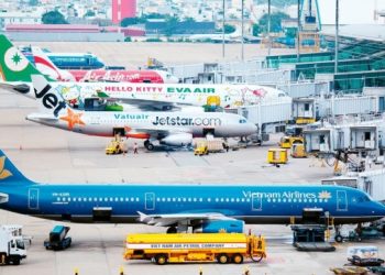 Giá vé máy bay Tết Nguyên đán Giáp Thìn 2024 tăng cao