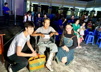 Oscar Vũ cùng em gái khởi động chuỗi dự án Vì sức khoẻ cộng đồng