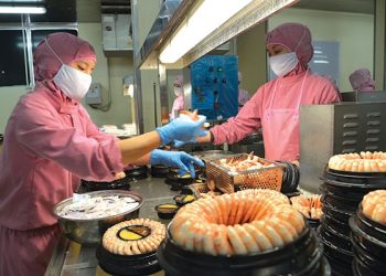 Doanh nghiệp xuất khẩu tôm tăng tốc vì mục tiêu cuối năm