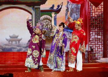 Táo quân 2025 đề cập đến chuyện sát nhập, tinh gọn bộ máy, và các vấn đề nổi cộm