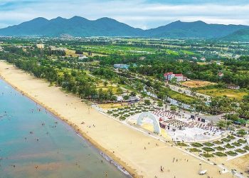 “Xanh hoá” du lịch biển