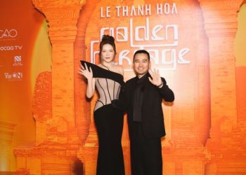 Lý Nhã Kỳ được bế vào show Lê Thanh Hòa