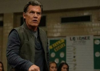 Bom tấn kinh dị mới từ đạo diễn Barbarian, hé lộ vụ mất tích bí ẩn của 17 đứa trẻ lúc 2:17 sáng