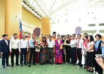 Hộ linh tráng sĩ ra mắt gian triển lãm và giới thiệu tráng sĩ thứ hai trong đoàn quân hộ vua là NSND Tự Long nhân kỷ niệm A80