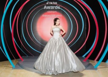 Lý Nhã Kỳ khoe dáng rực rỡ trên thảm đỏ TikTok Awards Việt Nam 2025, hé lộ hạnh phúc riêng