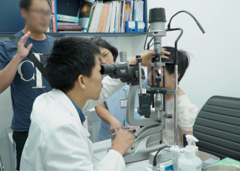 Bác sĩ 4 chuyên khoa Bệnh viện FV phối hợp cứu bé gái 5 tuổi thoát mù do ổ áp xe hốc mắt nghiêm trọng