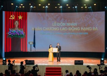 Trường Đại học Văn Lang tổ chức Lễ kỷ niệm 30 năm thành lập, đón nhận Huân chương Lao động hạng Nhì, khẳng định vị thế giáo dục toàn cầu