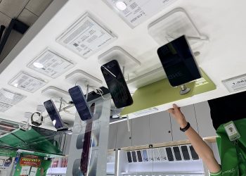 24hStore chính thức mở bán iPhone Duo, bố trí 9 máy trải nghiệm và dự kiến bàn giao đến 500 khách hàng trong 3 tuần đầu