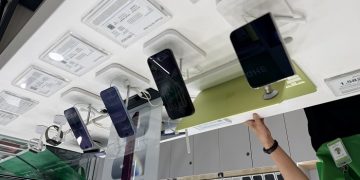 24hStore chính thức mở bán iPhone Duo, bố trí 9 máy trải nghiệm và dự kiến bàn giao đến 500 khách hàng trong 3 tuần đầu